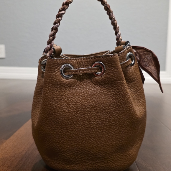 Michael Kors Tan Leather Bucket Bag - Picture 5 of 8